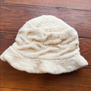 Athens Designs Irish Hand knit 100% pure new wool cable knit bucket hat